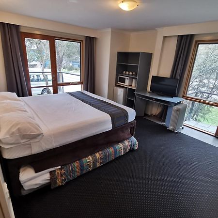 The River Inn Thredbo Buitenkant foto